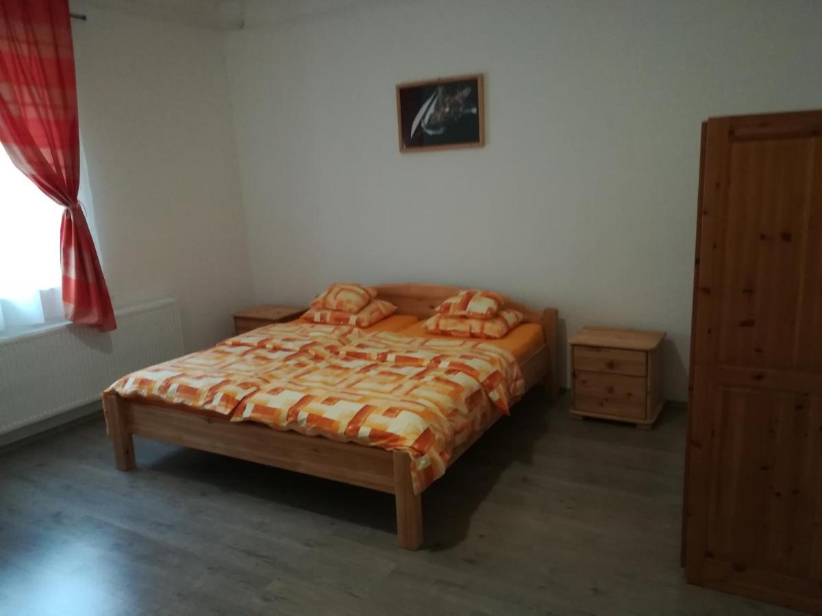 Suemegi Levendula Apartmanok ภายนอก รูปภาพ